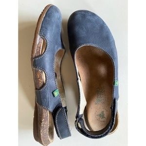 El Naturalista Navy Blue Leather Slingback Sandals